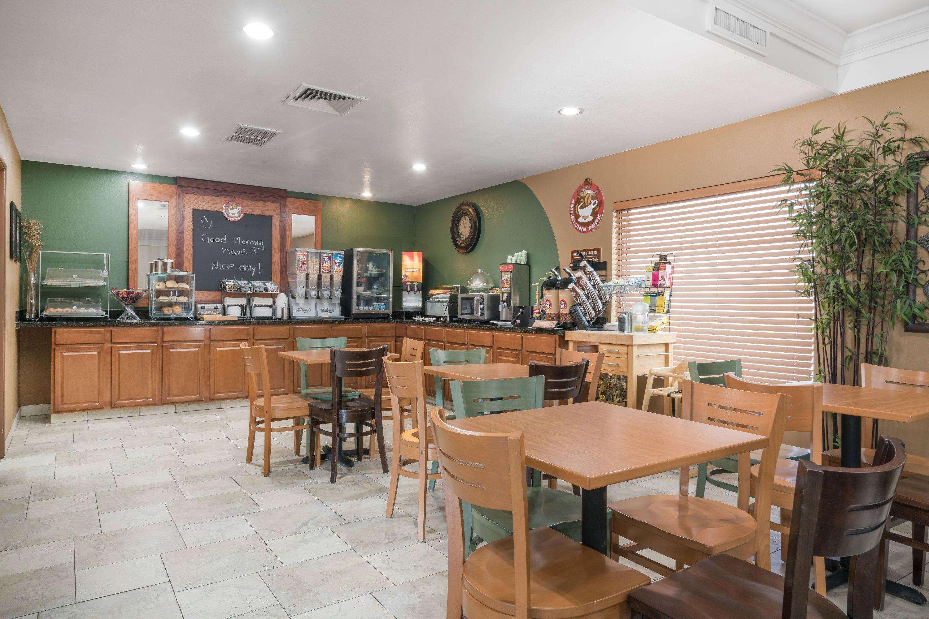 约翰斯顿阿美瑞辛酒店及套房 Urbandale 外观 照片